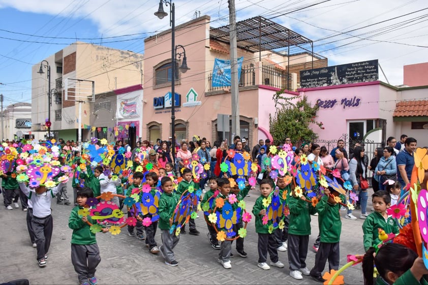 Realizan Desfile de la Primavera en Lerdo