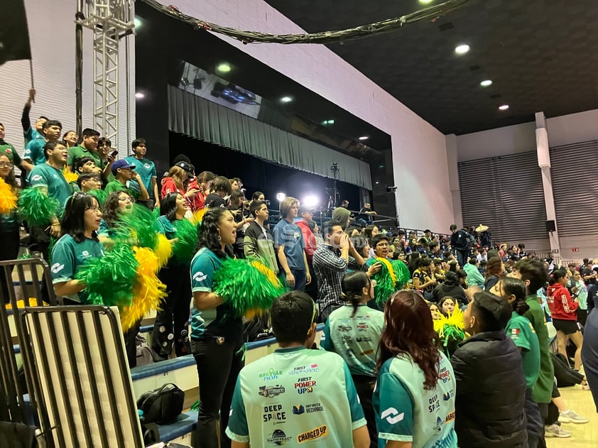 Con partidos de práctica, se vive una gran fiesta en el FIRST Laguna Regional