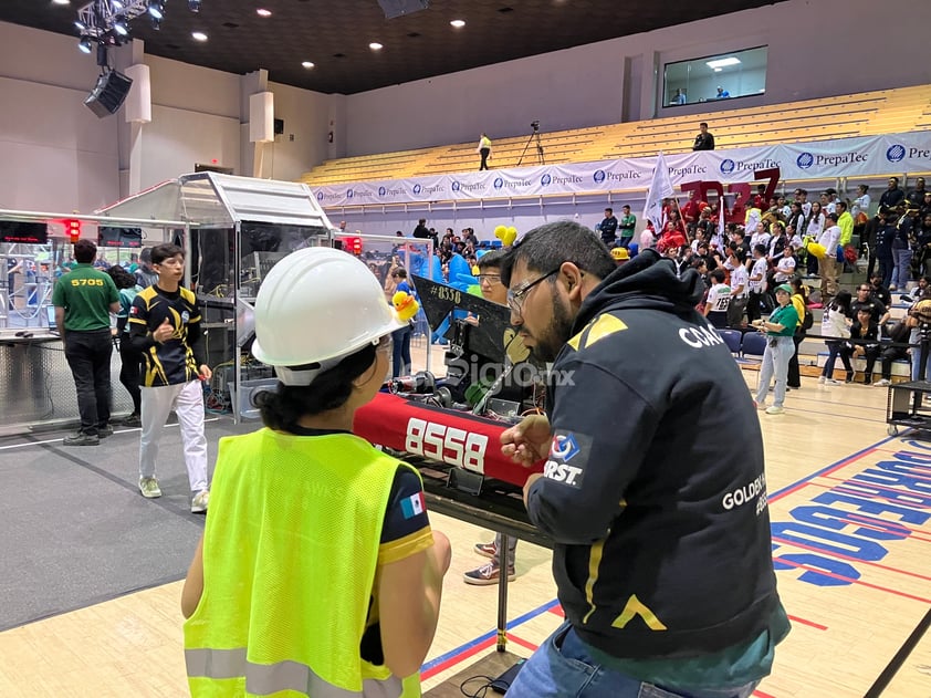 Con partidos de práctica, se vive una gran fiesta en el FIRST Laguna Regional