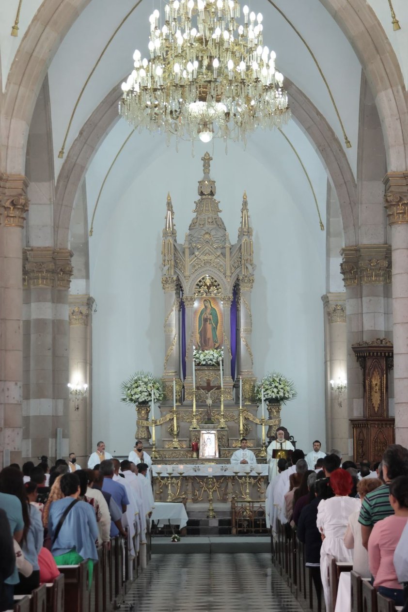 Celebran la Misa Crismal en Gómez Palacio