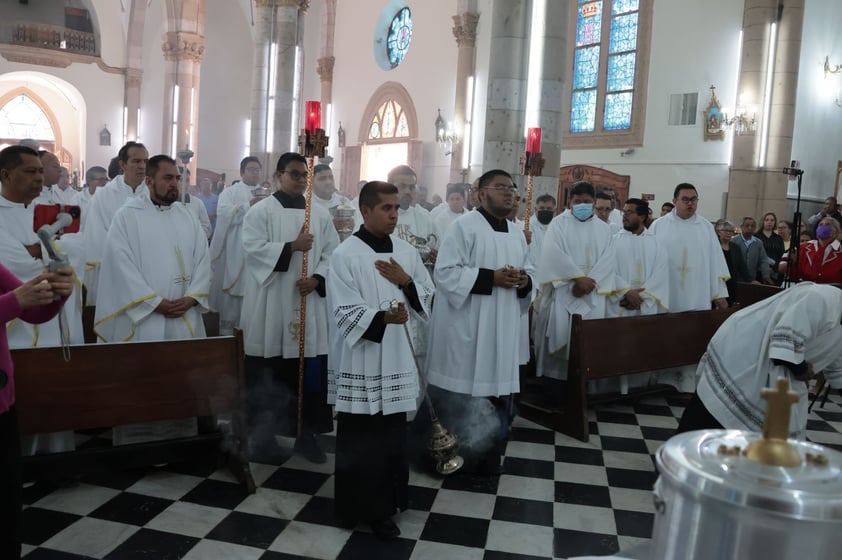 Celebran la Misa Crismal en Gómez Palacio