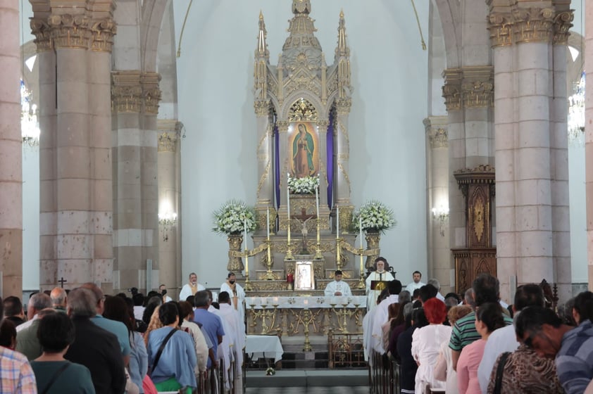 Celebran la Misa Crismal en Gómez Palacio