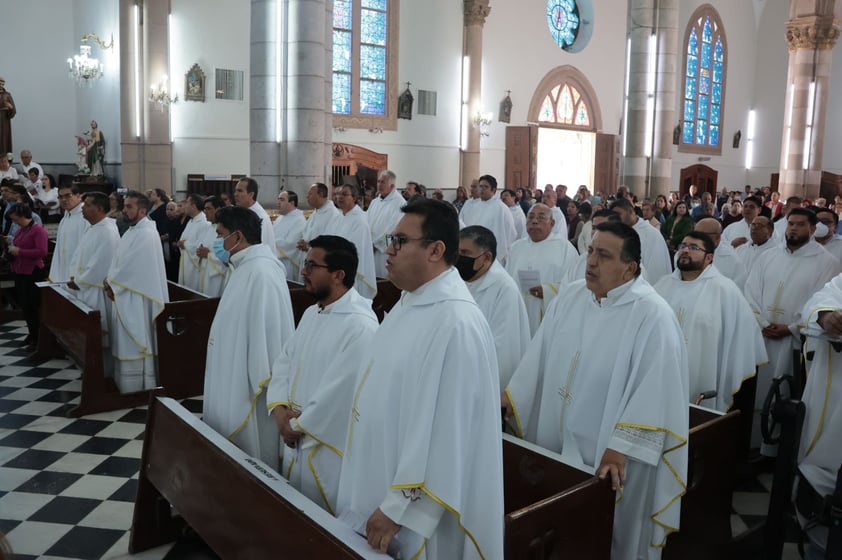 Celebran la Misa Crismal en Gómez Palacio