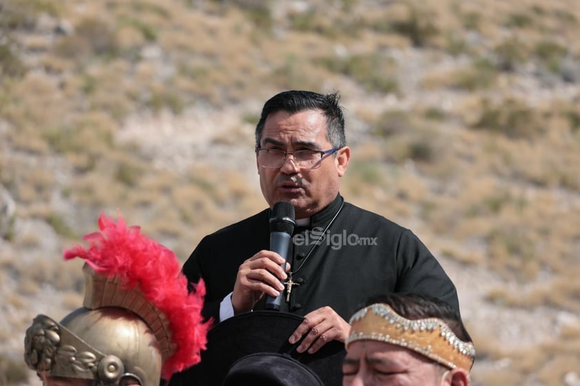 Viven el viacrucis en Torreón