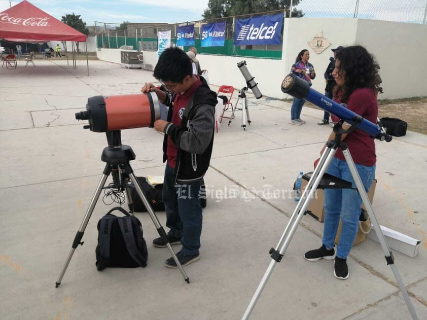 Viven el eclipse solar total en La Laguna