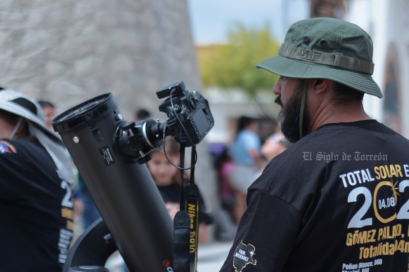 Viven el eclipse solar total en La Laguna