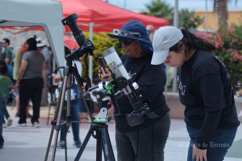 Viven el eclipse solar total en La Laguna