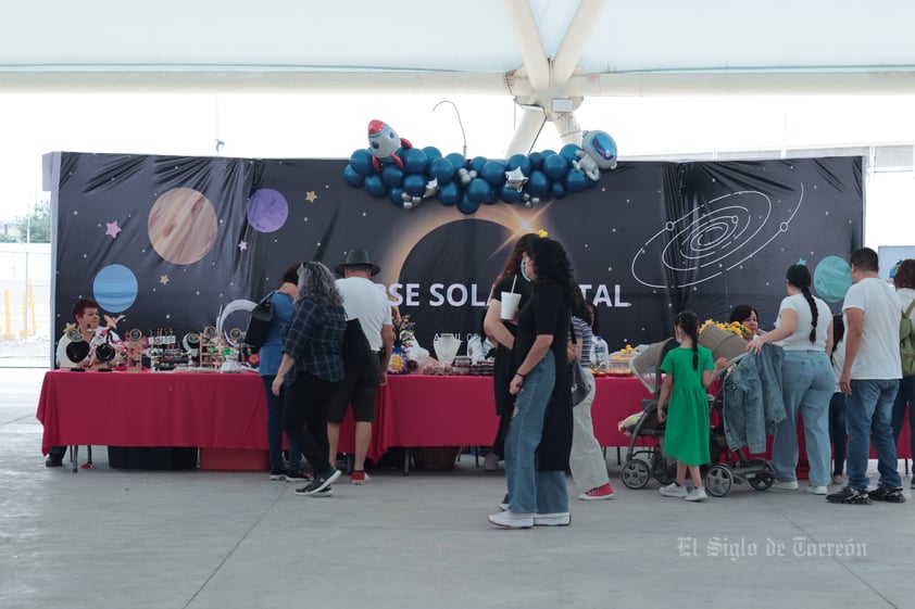 Viven el eclipse solar total en La Laguna