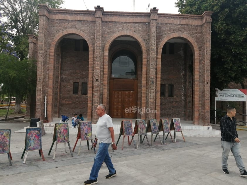 Biblioteca. Se niega a morir y se mantiene firme ante la era tecnológica. El lugar que para generaciones pasadas representó el lugar de estudio.