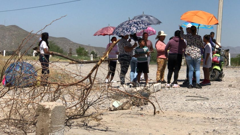 Bloque por transporte deficiente Matamoros y Viesca