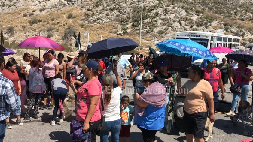 Bloque por transporte deficiente Matamoros y Viesca