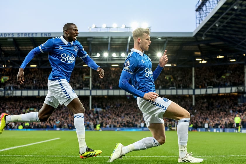 Everton derrota al Liverpool y los saca de la Premier League