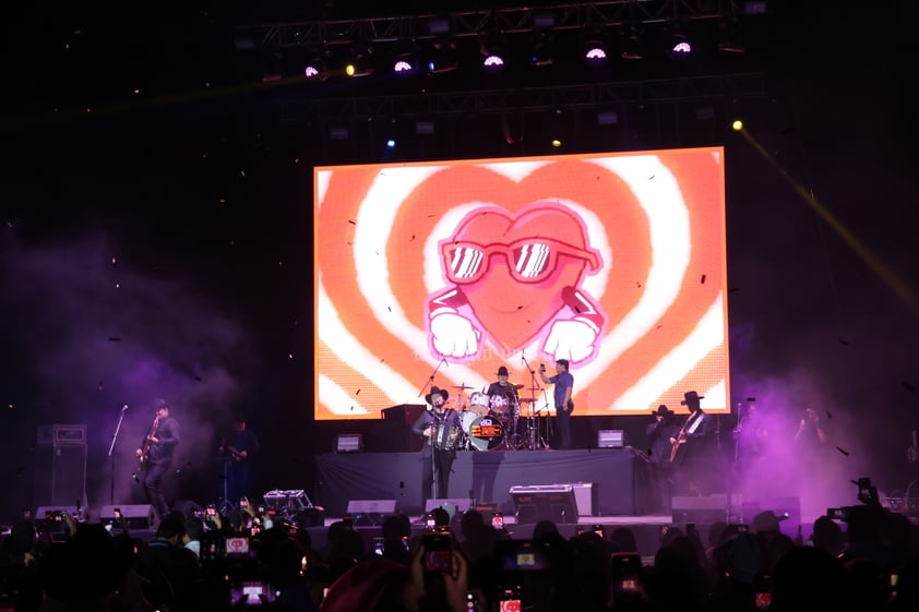 Viven facetas del amor en concierto de Edición Especial