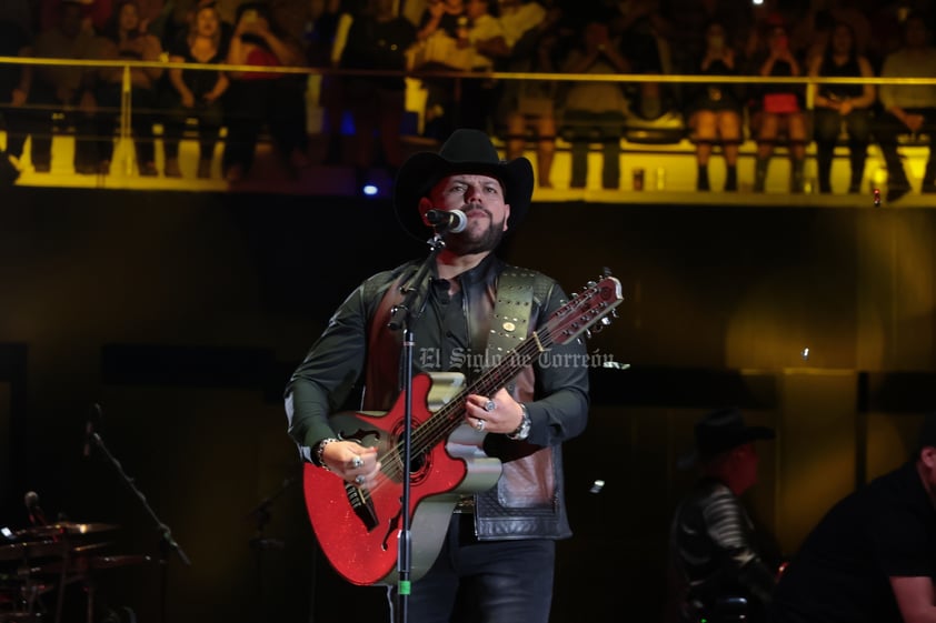 Grupo Duelo sigue siendo un éxito en la ciudad de Torreón repitiendo con un lleno total la noche del sábado en el Coliseo Centenario