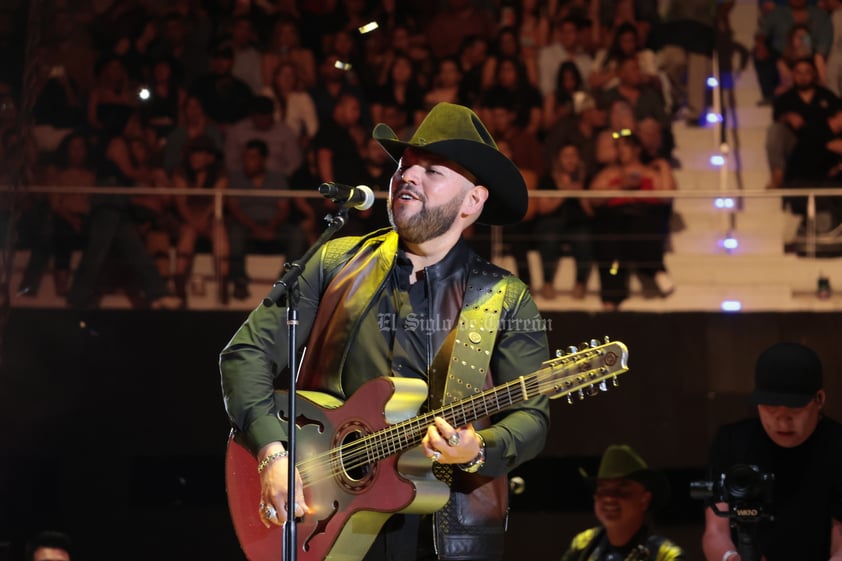 Grupo Duelo sigue siendo un éxito en la ciudad de Torreón repitiendo con un lleno total la noche del sábado en el Coliseo Centenario