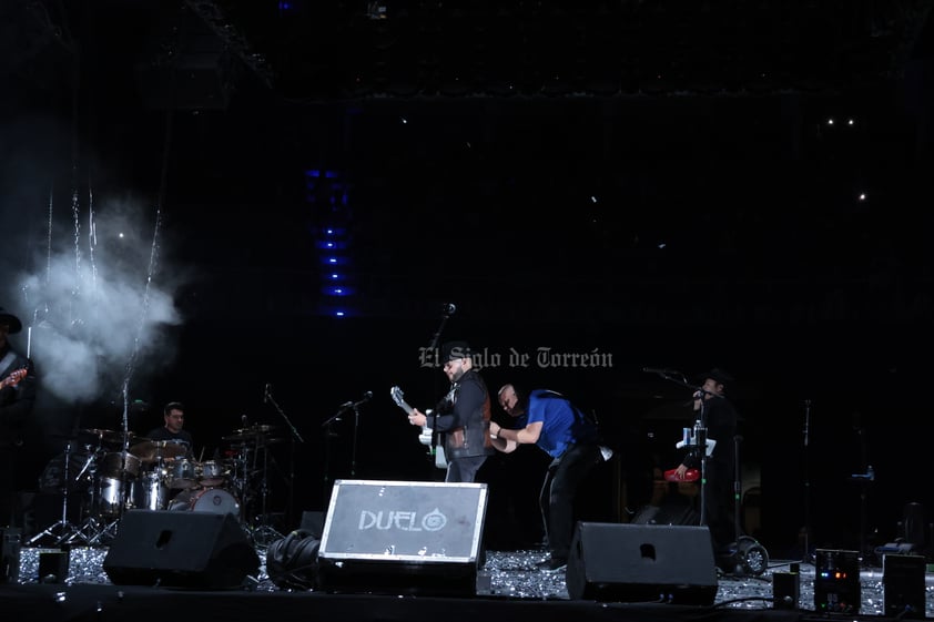 Grupo Duelo sigue siendo un éxito en la ciudad de Torreón repitiendo con un lleno total la noche del sábado en el Coliseo Centenario