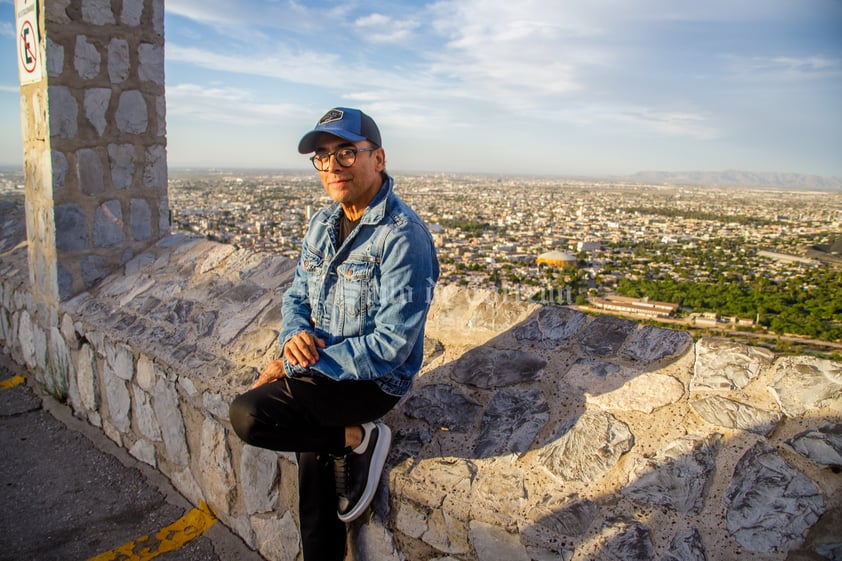 Adal Ramones causa revuelo en el Cristo de las Noas