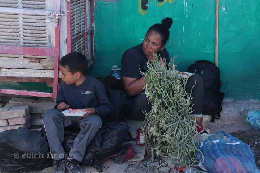 Tensa situación de los migrantes en la colonia Santa Rosa