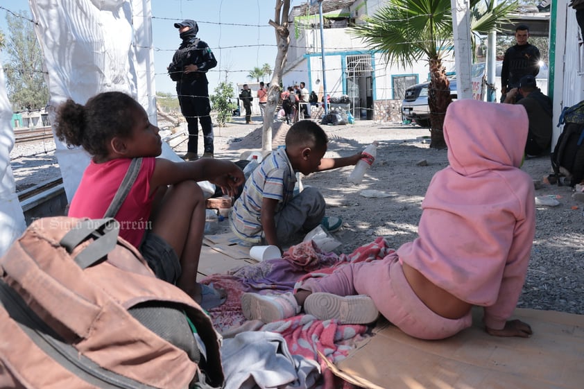 Tensa situación de los migrantes en la colonia Santa Rosa