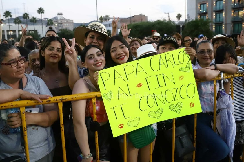 Carlos Rivera canta a madres laguneras