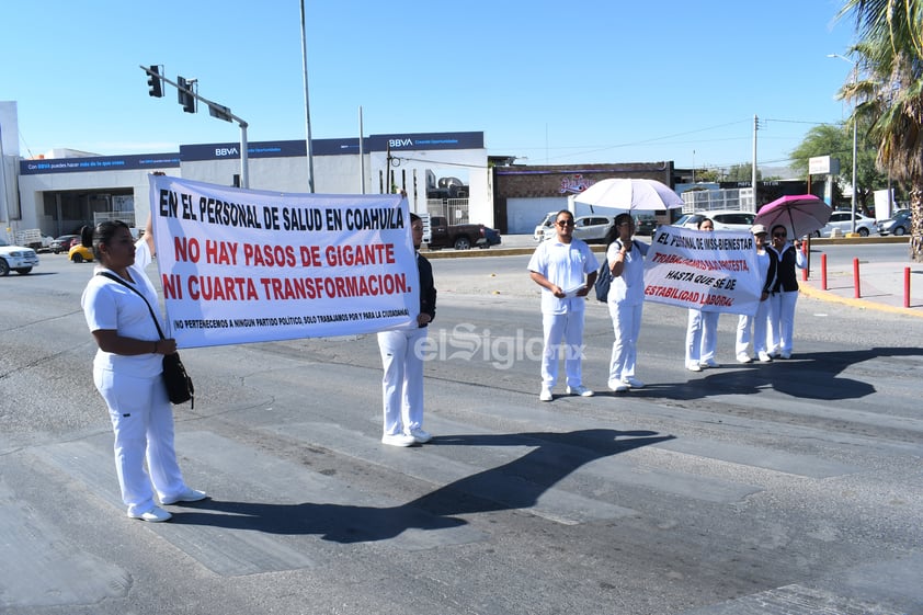 Personal de salud se manifiesta en Torreón