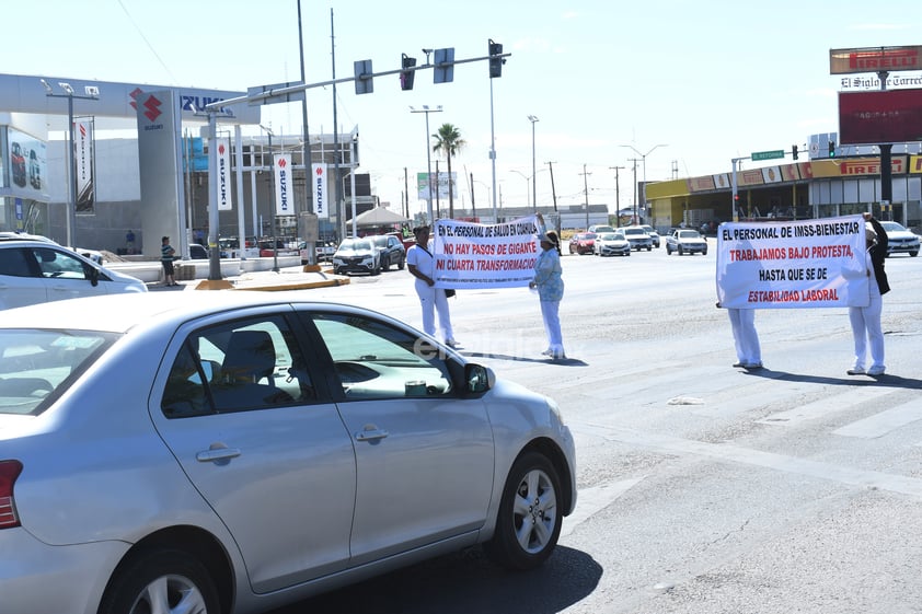 Personal de salud se manifiesta en Torreón