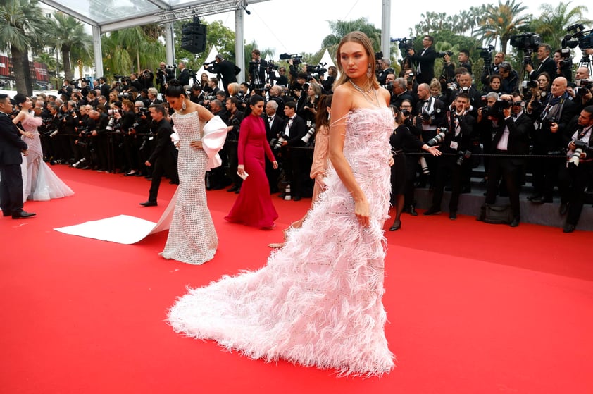 Cannes en imágenes: mejores 'looks' de las famosas en el arranque del festival de cine