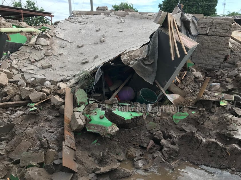 Se desborda canal de riego e inunda ejido Vergel  en Gómez Palacio