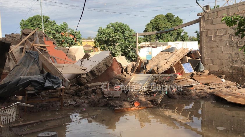 Se desborda canal de riego e inunda ejido Vergel  en Gómez Palacio