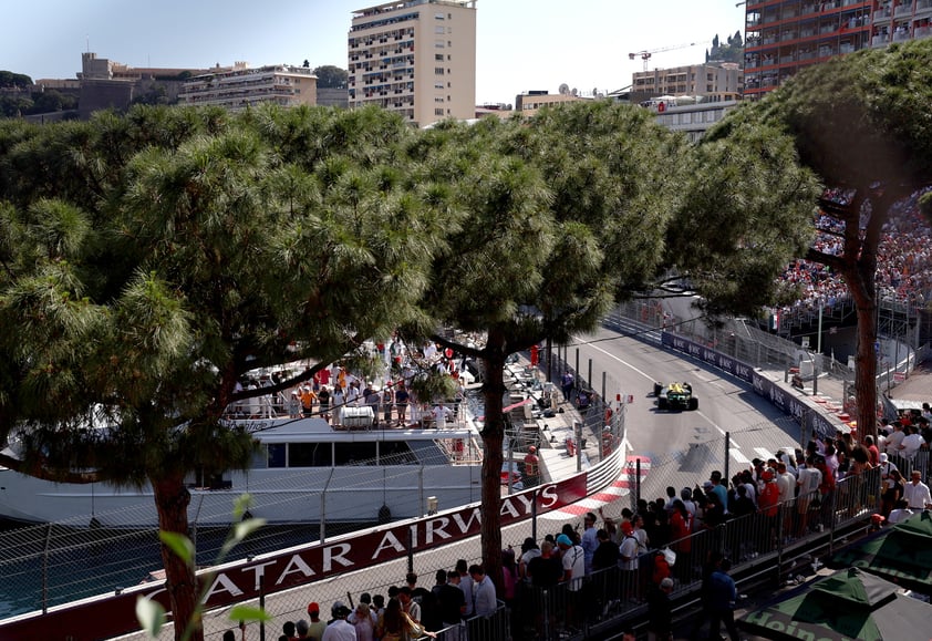 Leclerc gana el Gran Premio de Mónaco; 'Checo' Pérez queda fuera en la primera vuelta