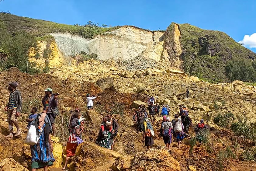 Estiman que avalancha enterró a miles de personas en Papúa Nueva Guinea