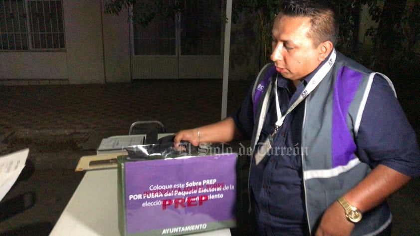 Arriban primeros paquetes electorales al IEC Torreón