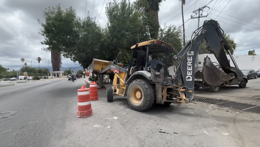 Monclova está preparada para la llegada de la Tormenta Tropical Alberto. El Ayuntamiento y el Consejo de Protección Civil activaron un operativo especial para salvaguardar la seguridad de los ciudadanos y minimizar los posibles daños.

El Director de Protección Civil, Julio César Ríos Cortés, informó que se implementaron medidas preventivas para hacer frente a la tormenta. Estamos