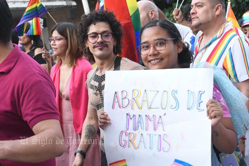 Este sábado se llevó a cabo la marcha del Orgullo LGBT+ en Torreón.