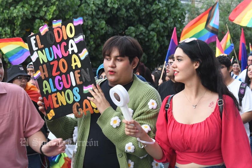 Este sábado se llevó a cabo la marcha del Orgullo LGBT+ en Torreón.