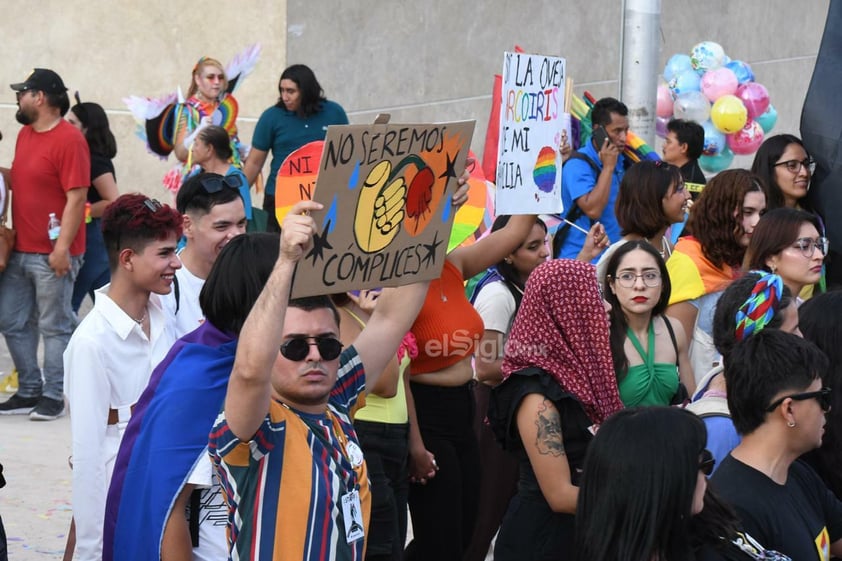 Este sábado se llevó a cabo la marcha del Orgullo LGBT+ en Torreón.