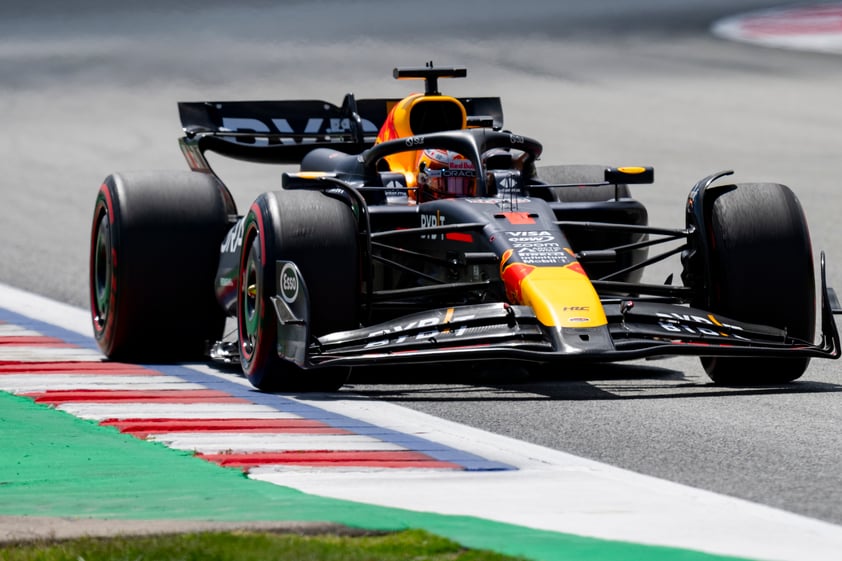 Verstappen refuerza liderato en F1 al ganar en España