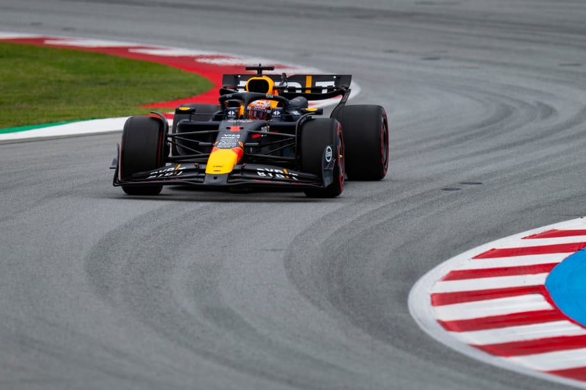 Verstappen refuerza liderato en F1 al ganar en España