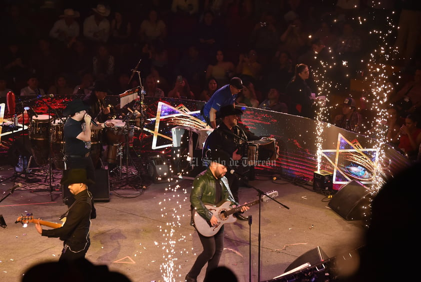 Avivan sentimientos con Grupo Duelo y Bobby Pulido