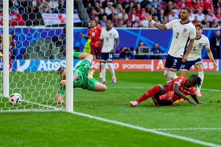 Inglaterra vence en penales a Suiza y avanza a semifinales de la Eurocopa