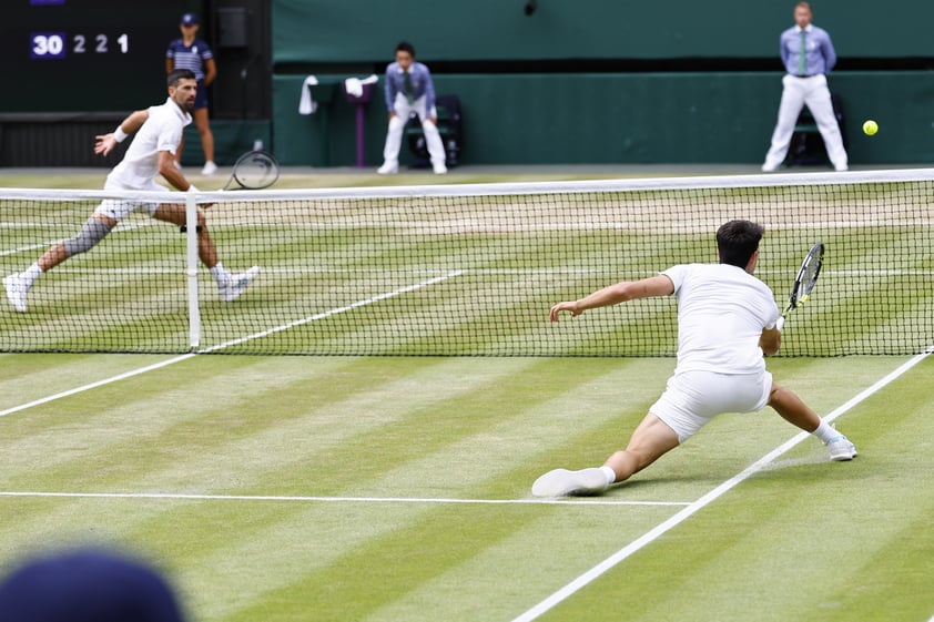 Carlos Alcaraz vence a Novak Djokovic en la final de Wimbledon