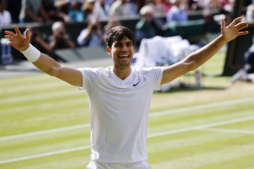 Carlos Alcaraz vence a Novak Djokovic en la final de Wimbledon