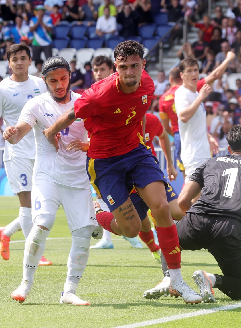 España salva el debut con lo justo frente a Uzbekistán