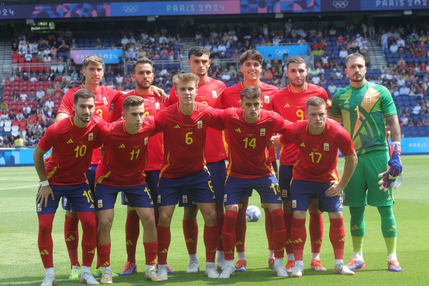 España salva el debut con lo justo frente a Uzbekistán