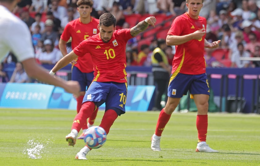 España salva el debut con lo justo frente a Uzbekistán