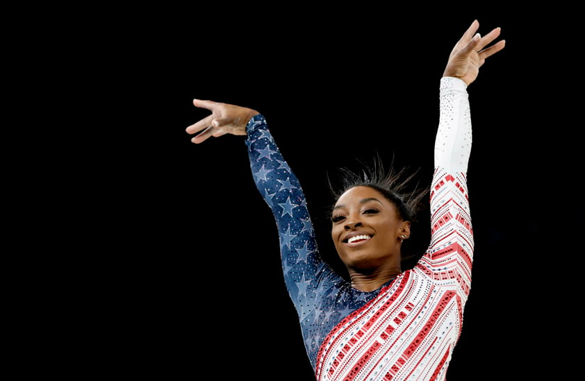 Simone Biles lleva a Estados Unidos al oro en gimnasia en París 2024