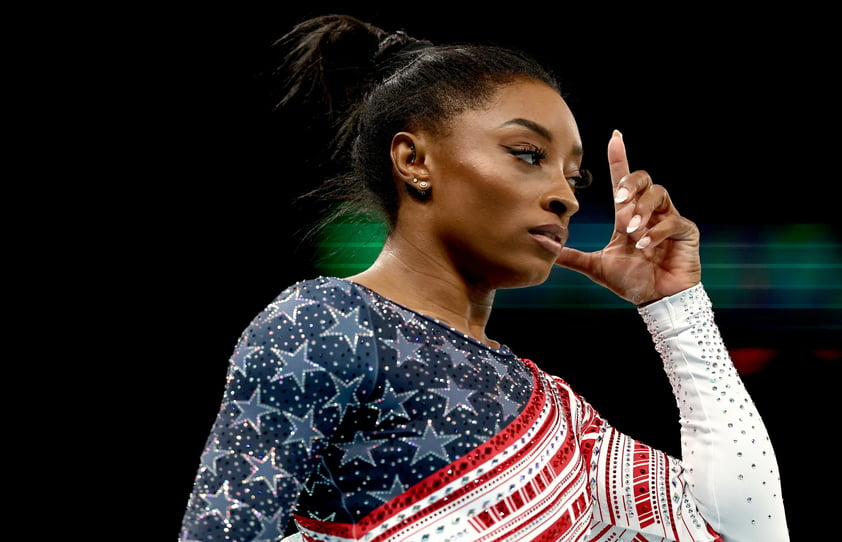 Simone Biles lleva a Estados Unidos al oro en gimnasia en París 2024