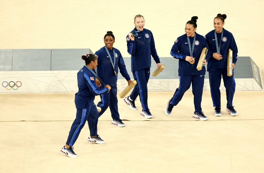 Simone Biles lleva a Estados Unidos al oro en gimnasia en París 2024