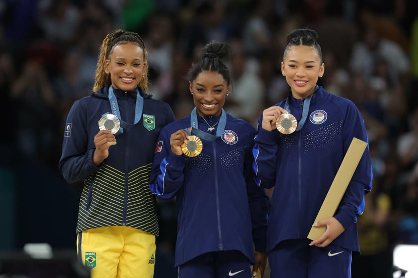 Simone Biles gana segunda medalla de oro en Juegos Olímpicos