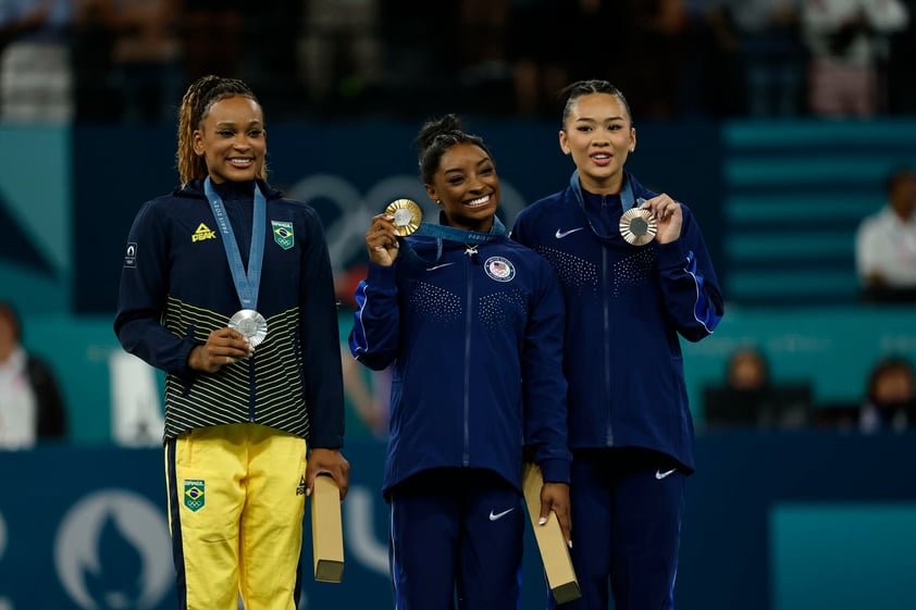 Simone Biles gana segunda medalla de oro en Juegos Olímpicos